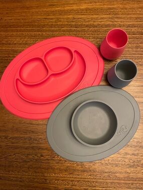 ezpz Silicone Suction Placemat & Cup Set - Red